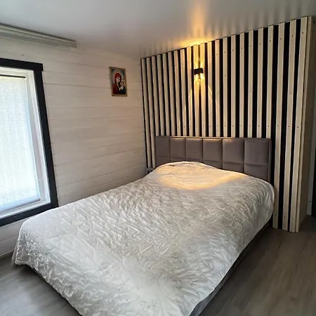 поміж гір Lodge *